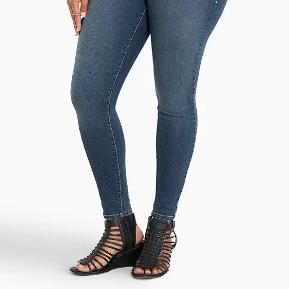 TORRID size 10R mid rise luxe super skinny - Picture 2 of 16
